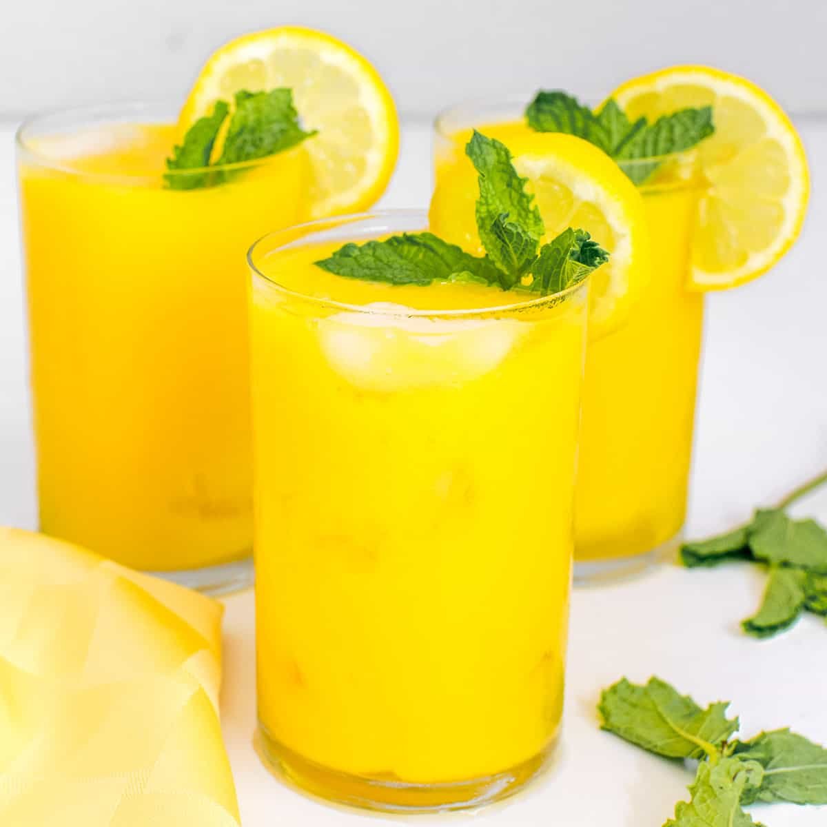 PINEAPPLE & MANGO LEMONADE